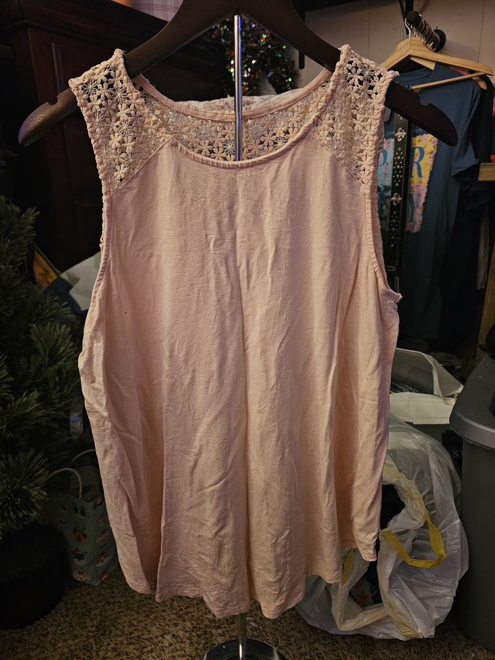 Old Navy Lace Yoke Sleeveless Tank Top - Light Pink